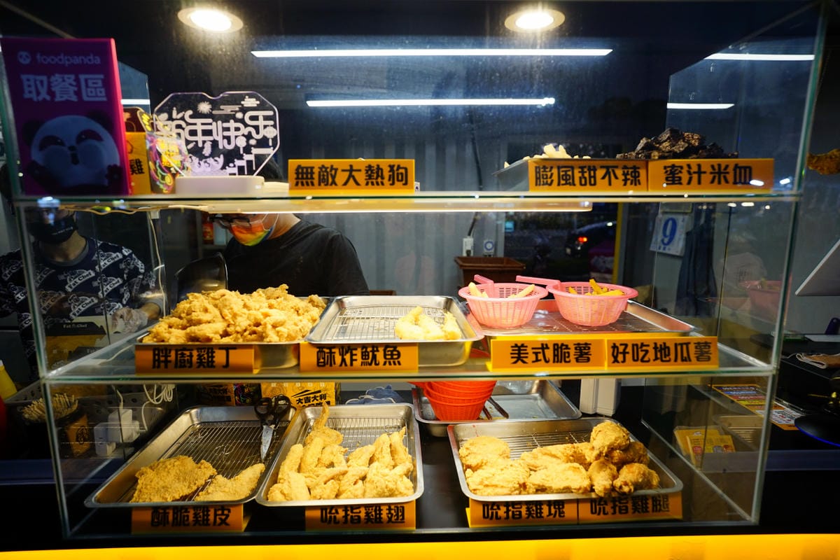 台南食記|台南好吃炸雞推薦!胖廚吮指炸雞 南紡夢時代對面大益貨櫃商店街美食推薦! - 第4張圖 台南食記|台南好吃炸雞推薦!胖廚吮指炸雞 南紡夢時代對面大益貨櫃商店街美食推薦!