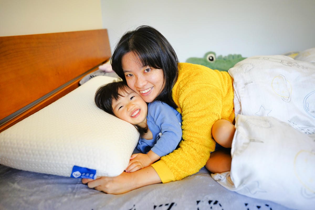 寢具｜一顆專為「釋放肩頸壓力」的枕頭！自然醒WELLSLEEP 重力枕