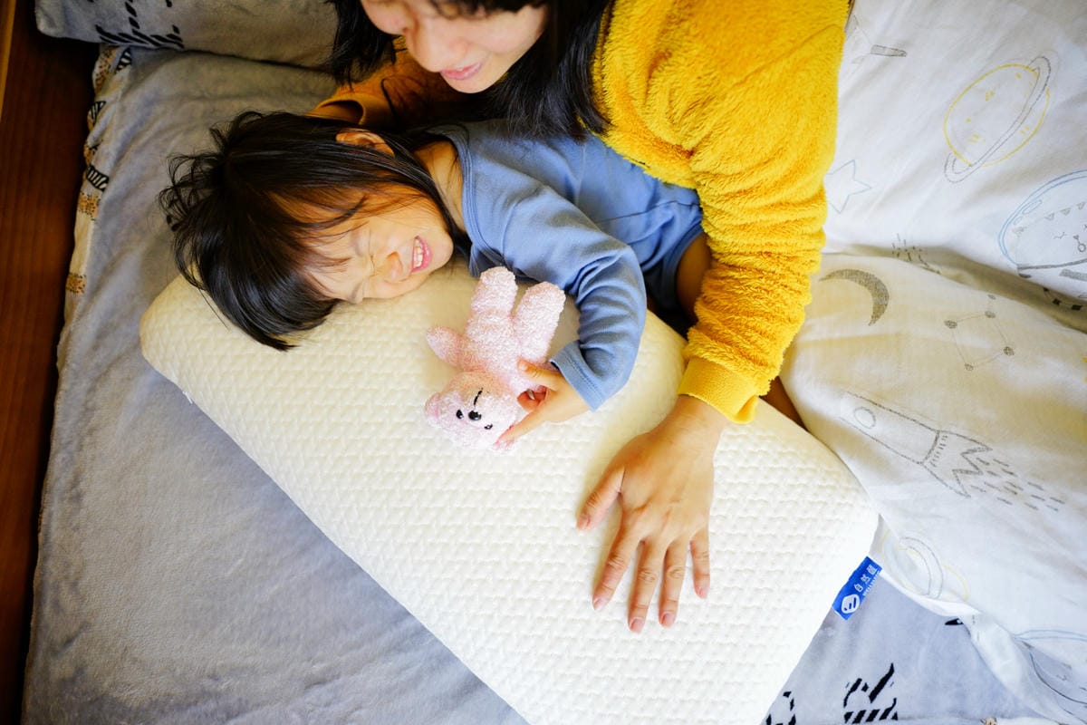 寢具｜一顆專為「釋放肩頸壓力」的枕頭！自然醒WELLSLEEP 重力枕