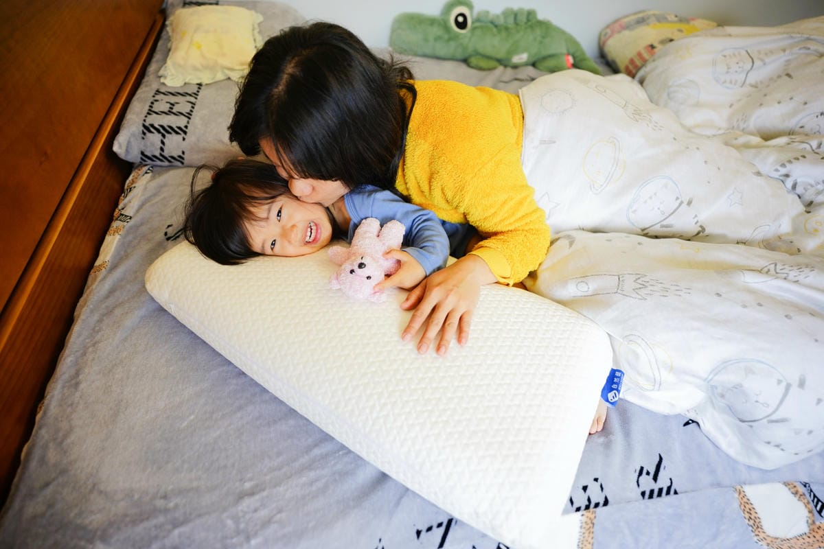 寢具｜一顆專為「釋放肩頸壓力」的枕頭！自然醒WELLSLEEP 重力枕