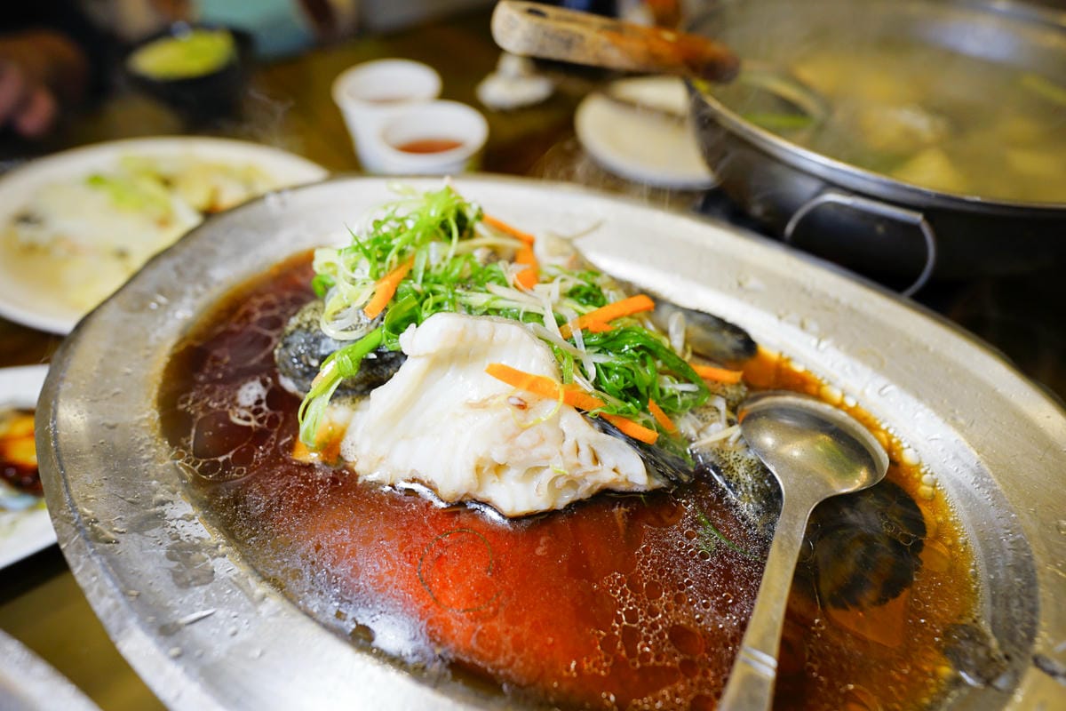 新北食記|萬里海產推薦!錦園漁夫料理 現撈活海鮮,來野柳就是要吃「漁夫痛風餐」~ - 第19張圖 新北食記|萬里海產推薦!錦園漁夫料理 現撈活海鮮,來野柳就是要吃「漁夫痛風餐」~