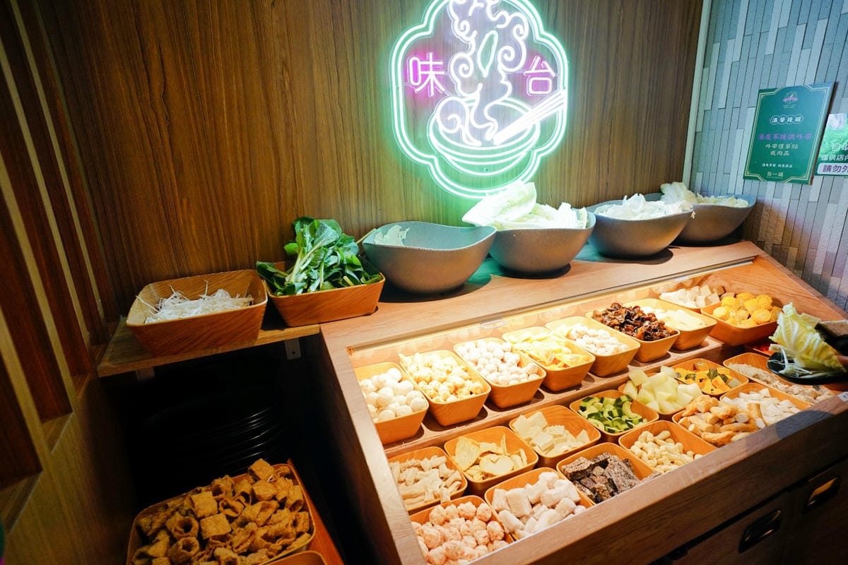 新北食記|林口超人氣排隊名店,一吃就圈粉的台式爆炒火鍋 狂一鍋 必回訪!林口昕境廣場美食推薦! - 第9張圖 新北食記|林口超人氣排隊名店,一吃就圈粉的台式爆炒火鍋 狂一鍋 必回訪!林口昕境廣場美食推薦!