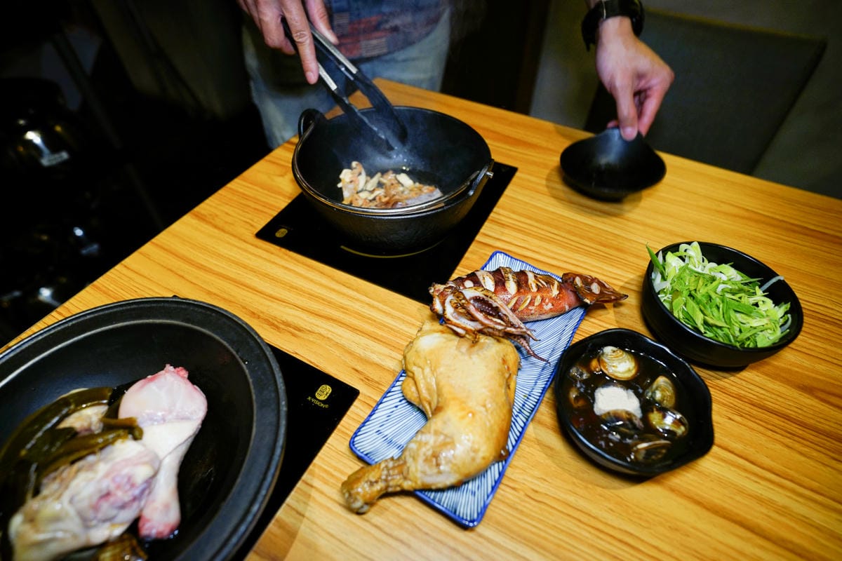 新北食記|林口超人氣排隊名店,一吃就圈粉的台式爆炒火鍋 狂一鍋 必回訪!林口昕境廣場美食推薦! - 第16張圖 新北食記|林口超人氣排隊名店,一吃就圈粉的台式爆炒火鍋 狂一鍋 必回訪!林口昕境廣場美食推薦!