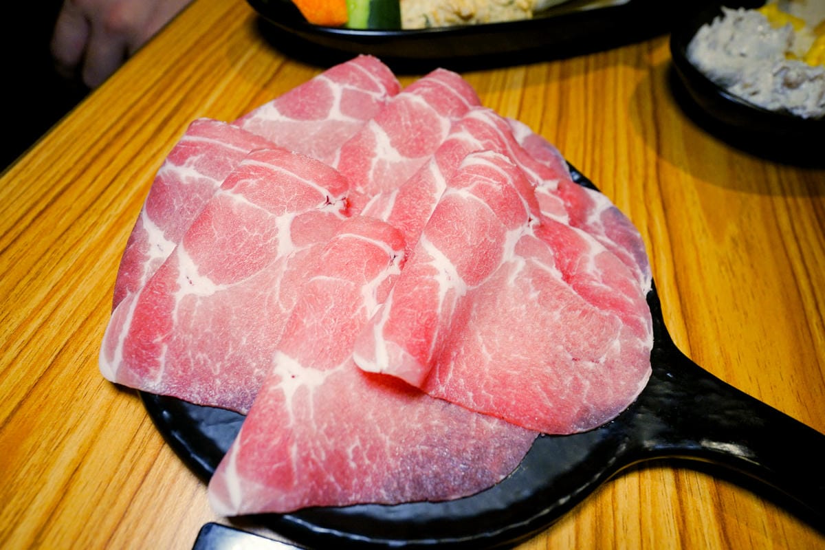 新北食記|林口超人氣排隊名店,一吃就圈粉的台式爆炒火鍋 狂一鍋 必回訪!林口昕境廣場美食推薦! - 第28張圖 新北食記|林口超人氣排隊名店,一吃就圈粉的台式爆炒火鍋 狂一鍋 必回訪!林口昕境廣場美食推薦!