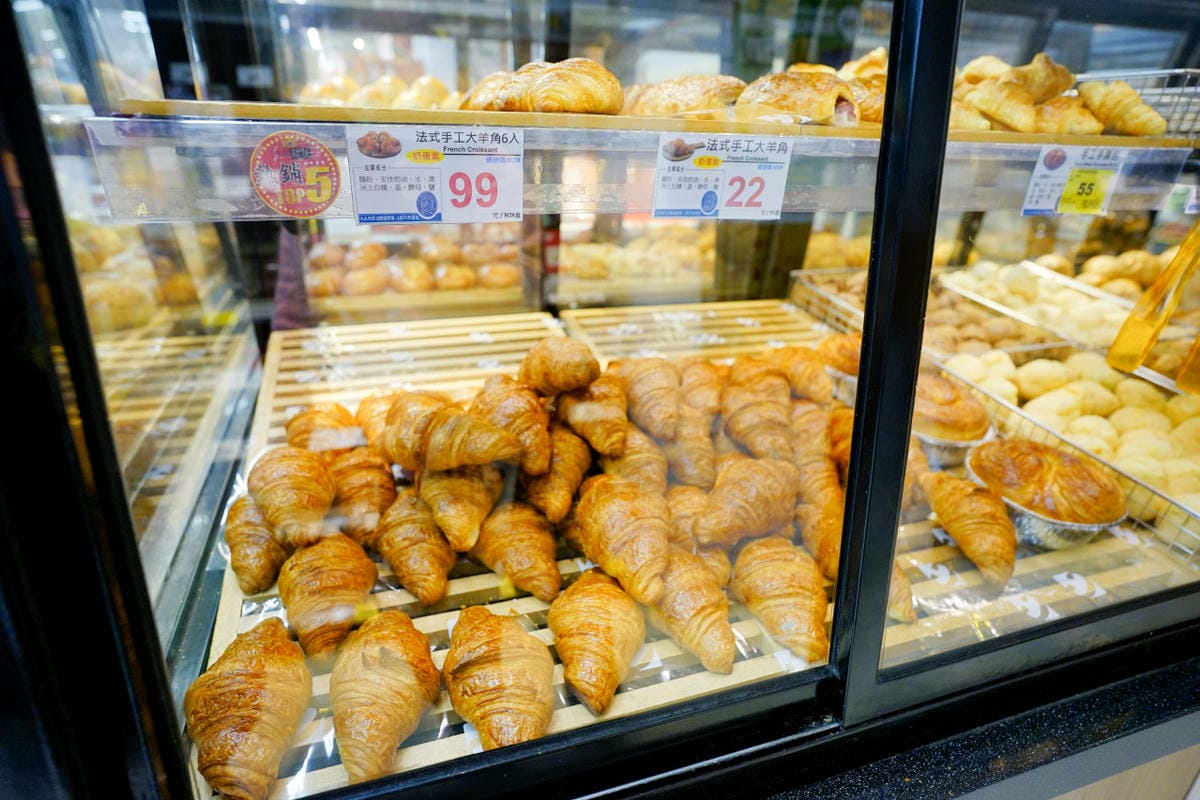 新北食記｜家樂福自製烘焙 100%無添加驗證標章 麵包美食標章無添加AA烘焙麵包推薦！