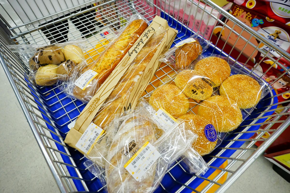 新北食記｜家樂福自製烘焙 100%無添加驗證標章 麵包美食標章無添加AA烘焙麵包推薦！
