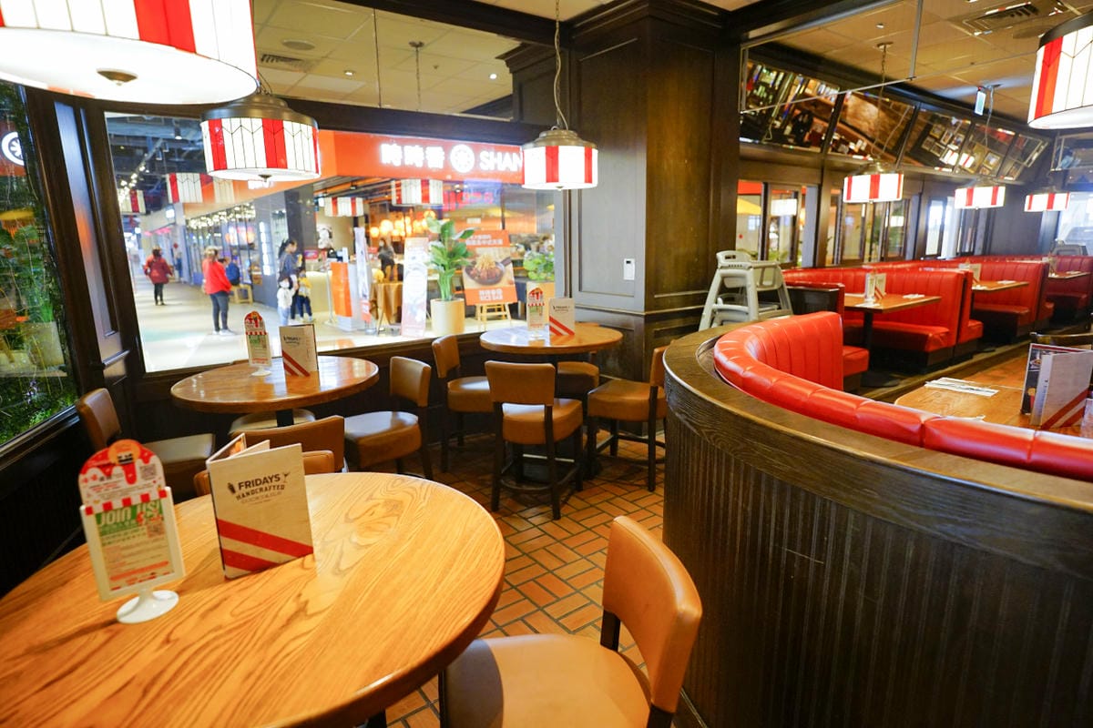 桃園食記|TGI FRIDAYS 情人節大餐!情人節還沒規劃好嗎?盤點不踩雷約會餐廳,寵愛情人的腹餓帶,想來場最浪漫的情人節,就選中壢大江購物中心! - 第4張圖 桃園食記|TGI FRIDAYS 情人節大餐!情人節還沒規劃好嗎?盤點不踩雷約會餐廳,寵愛情人的腹餓帶,想來場最浪漫的情人節,就選中壢大江購物中心!