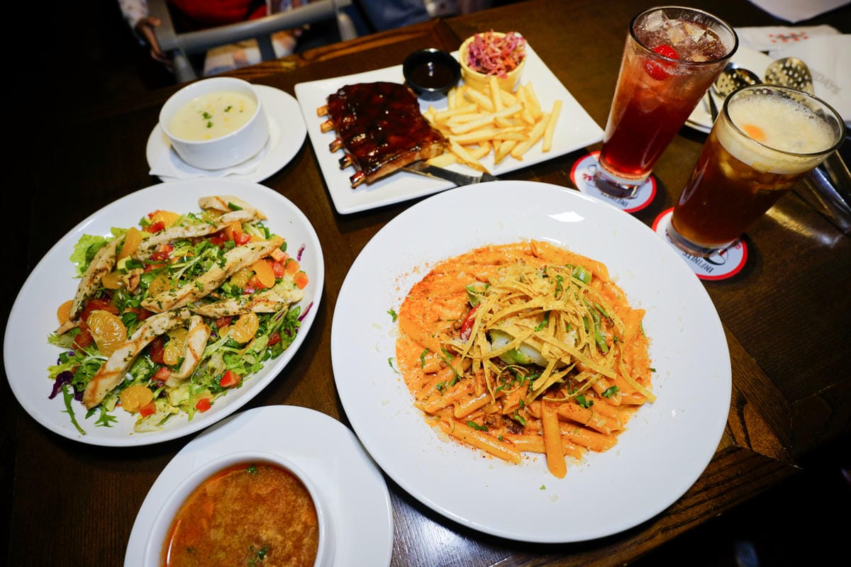 桃園食記|TGI FRIDAYS 情人節大餐!情人節還沒規劃好嗎?盤點不踩雷約會餐廳,寵愛情人的腹餓帶,想來場最浪漫的情人節,就選中壢大江購物中心! - 第6張圖 桃園食記|TGI FRIDAYS 情人節大餐!情人節還沒規劃好嗎?盤點不踩雷約會餐廳,寵愛情人的腹餓帶,想來場最浪漫的情人節,就選中壢大江購物中心!