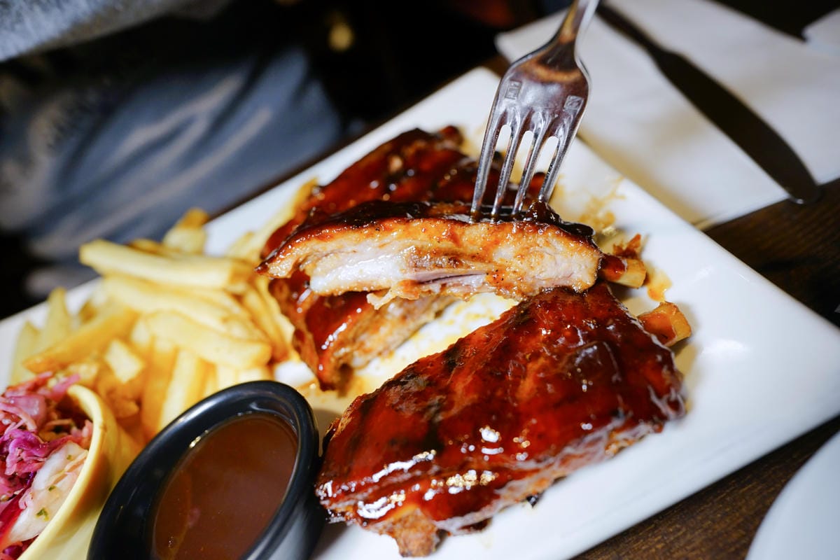 桃園食記|TGI FRIDAYS 情人節大餐!情人節還沒規劃好嗎?盤點不踩雷約會餐廳,寵愛情人的腹餓帶,想來場最浪漫的情人節,就選中壢大江購物中心! - 第15張圖 桃園食記|TGI FRIDAYS 情人節大餐!情人節還沒規劃好嗎?盤點不踩雷約會餐廳,寵愛情人的腹餓帶,想來場最浪漫的情人節,就選中壢大江購物中心!