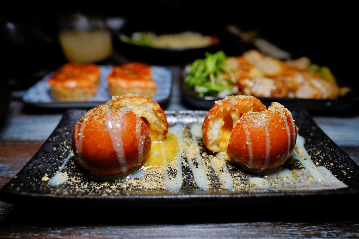 新北食記｜板橋居酒屋推薦！老串角居酒屋（板橋中山店）美味串燒、白醬海鮮烏龍麵 板橋聚餐餐廳推薦~