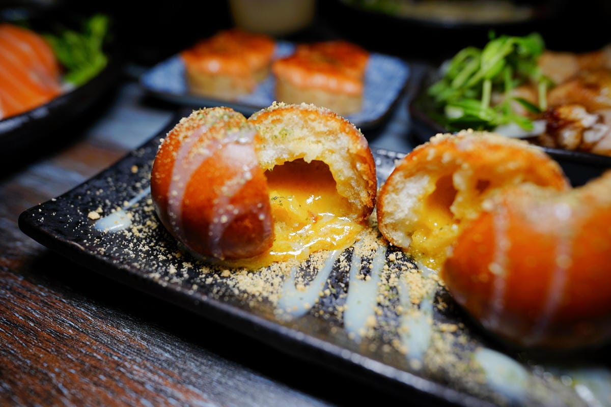 新北食記｜板橋居酒屋推薦！老串角居酒屋（板橋中山店）美味串燒、白醬海鮮烏龍麵 板橋聚餐餐廳推薦~