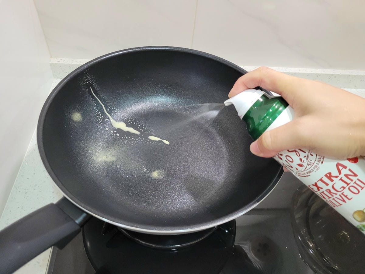 料理｜全聯【義大利Vivo Spray】噴霧油 家常菜料理油推薦特級冷壓100%橄欖油，氣炸推薦使用玄米油！