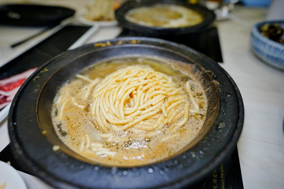 桃園食記|一位難求的台北爆紅火鍋,台灣火鍋榮登google熱搜第二名!最強台鍋 狂一鍋(中壢中山東店) 中壢中原美食推薦! - 第23張圖 桃園食記|一位難求的台北爆紅火鍋,台灣火鍋榮登google熱搜第二名!最強台鍋 狂一鍋(中壢中山東店) 中壢中原美食推薦!