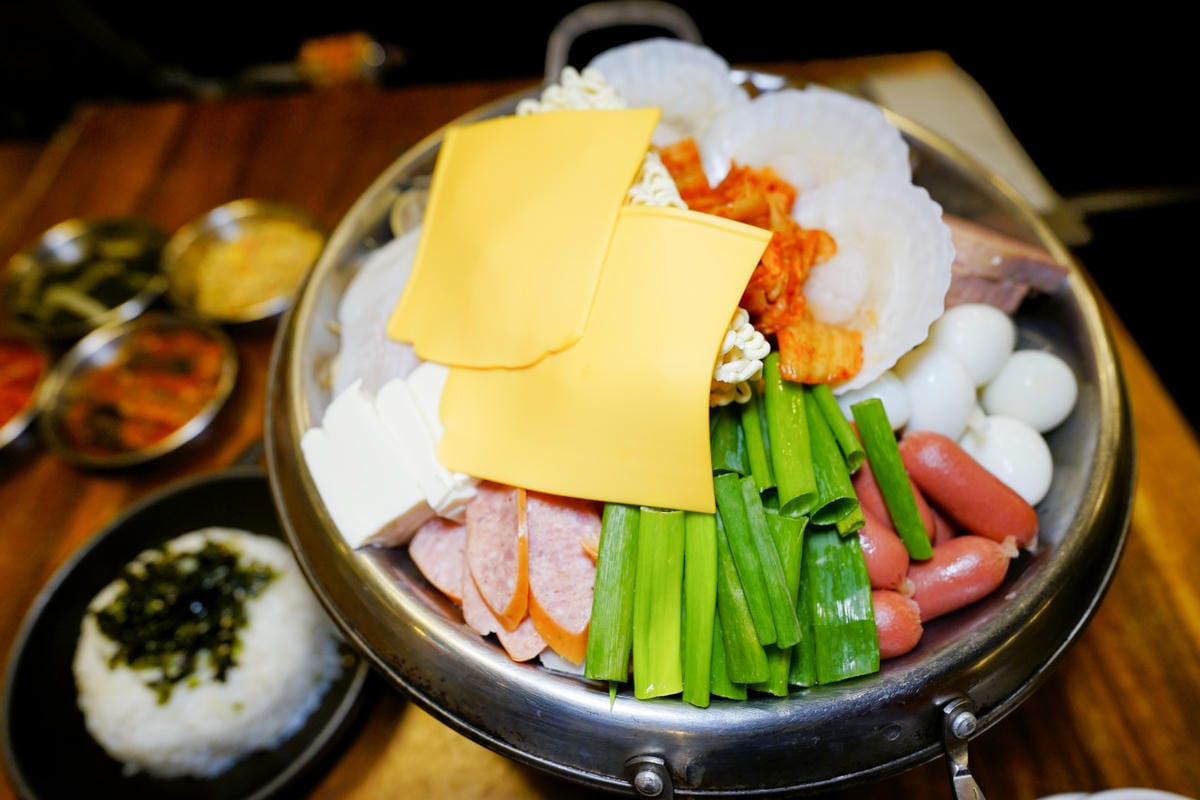 新北食記|最潮韓鍋 林口最強辛韓道-新韓式時尚鍋料理(林口昕境店) 道地部隊鍋、韓式魚板 - 第12張圖 新北食記|最潮韓鍋 林口最強辛韓道-新韓式時尚鍋料理(林口昕境店) 道地部隊鍋、韓式魚板