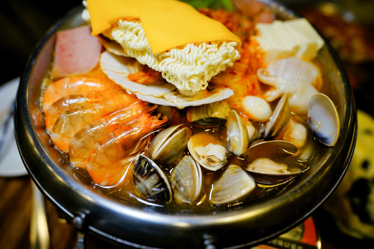 新北食記|最潮韓鍋 林口最強辛韓道-新韓式時尚鍋料理(林口昕境店) 道地部隊鍋、韓式魚板 - 第14張圖 新北食記|最潮韓鍋 林口最強辛韓道-新韓式時尚鍋料理(林口昕境店) 道地部隊鍋、韓式魚板
