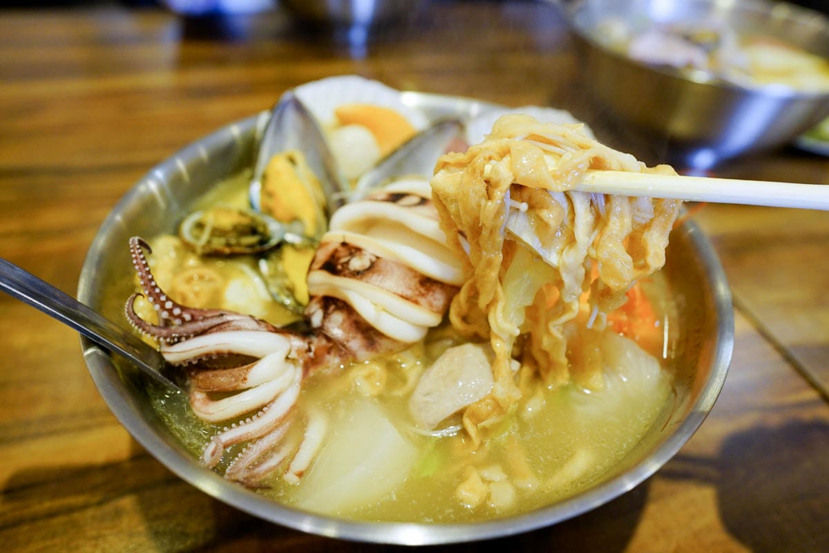 桃園食記｜林口長庚鍋燒麵 金旺旺鍋燒麵 超澎湃海陸鍋燒意麵 龜山鍋燒麵推薦！