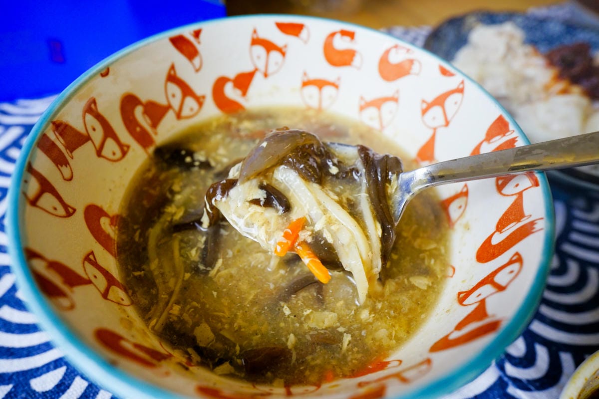 料理｜常溫保存、加熱即食料理包推薦！邊福食品 邊老大黏嘴原味肉燥、銷魂麻辣肉燥、家傳秘制炸醬麵、暖心酸辣湯