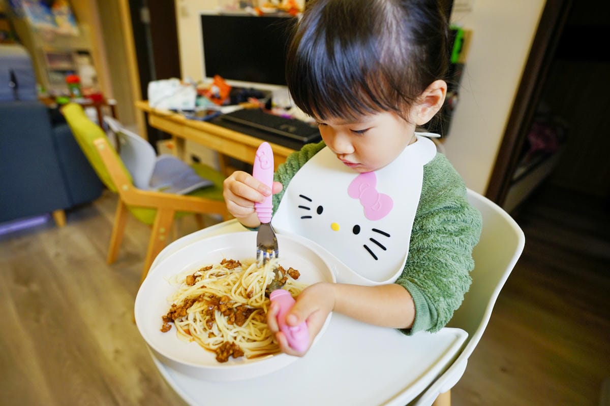 料理｜常溫保存、加熱即食料理包推薦！邊福食品 邊老大黏嘴原味肉燥、銷魂麻辣肉燥、家傳秘制炸醬麵、暖心酸辣湯