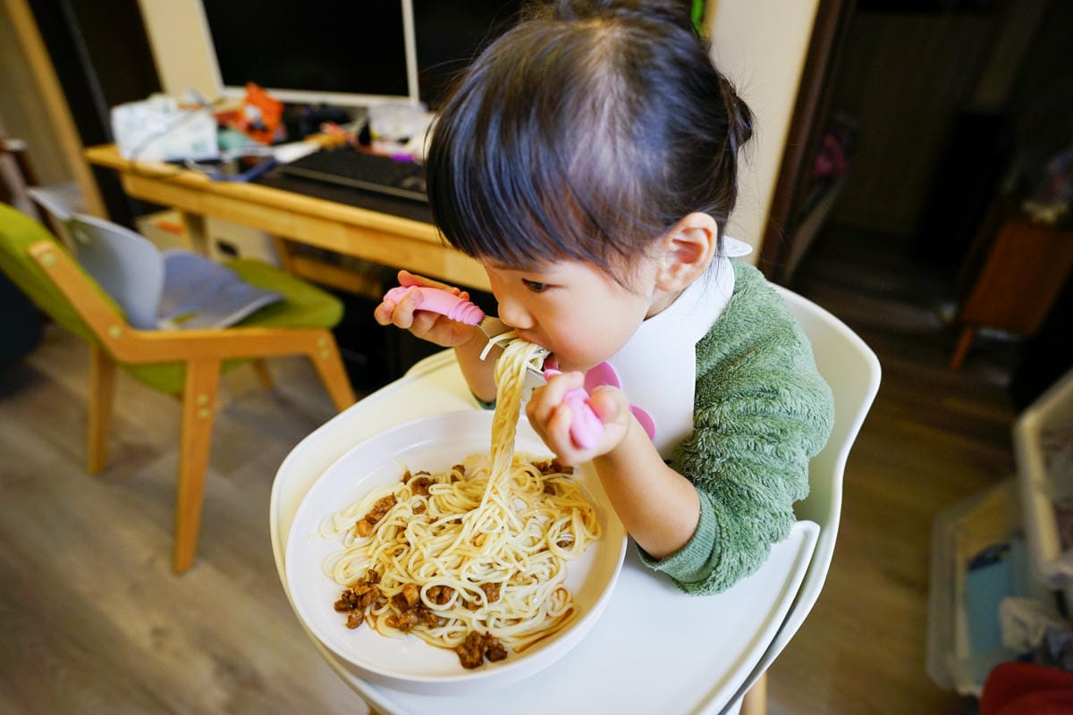 料理｜常溫保存、加熱即食料理包推薦！邊福食品 邊老大黏嘴原味肉燥、銷魂麻辣肉燥、家傳秘制炸醬麵、暖心酸辣湯