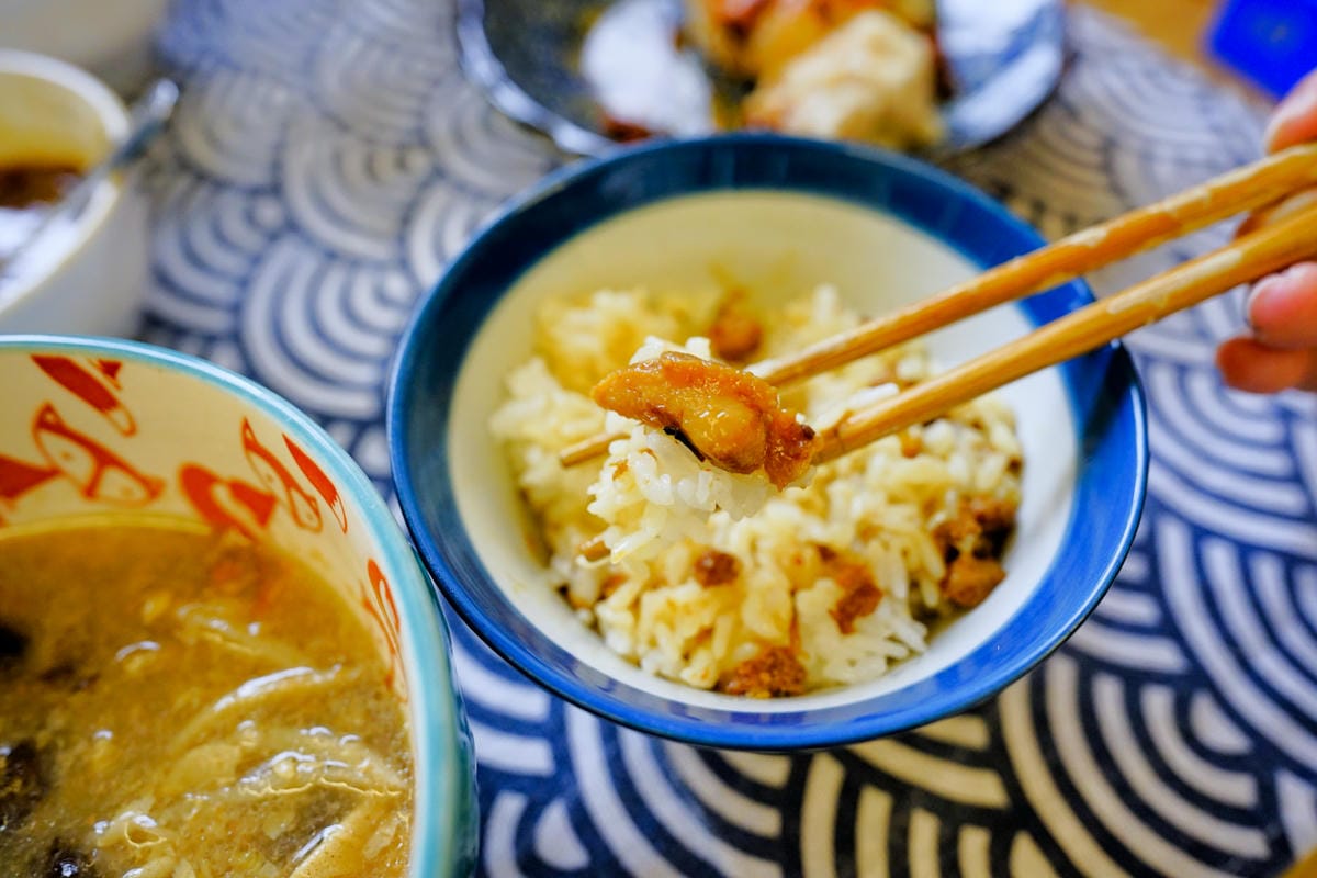 料理｜常溫保存、加熱即食料理包推薦！邊福食品 邊老大黏嘴原味肉燥、銷魂麻辣肉燥、家傳秘制炸醬麵、暖心酸辣湯