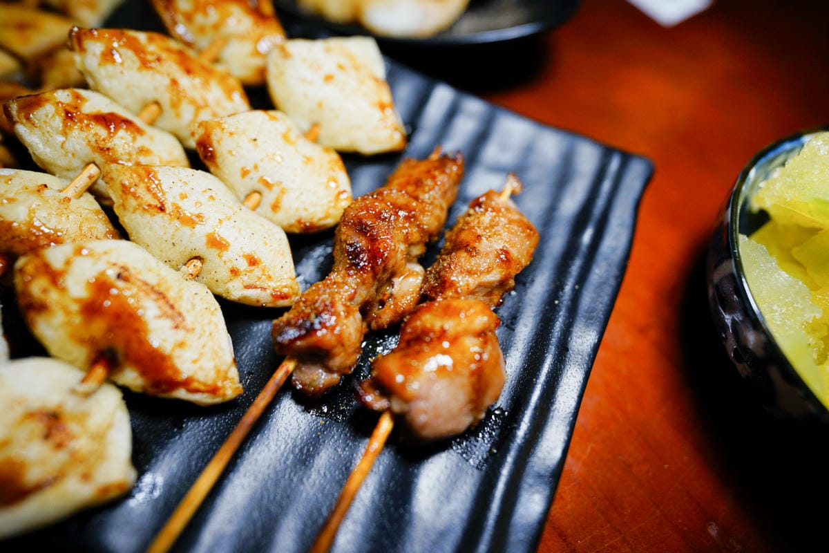 台北食記｜士林夜市美食推薦！起家莊雞老闆（士林店）當月壽星優惠消費滿$1800就送桶仔雞！