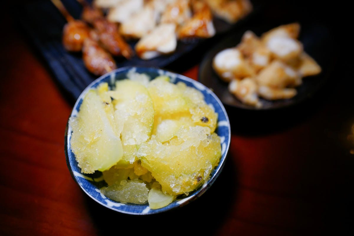 台北食記｜士林夜市美食推薦！起家莊雞老闆（士林店）當月壽星優惠消費滿$1800就送桶仔雞！