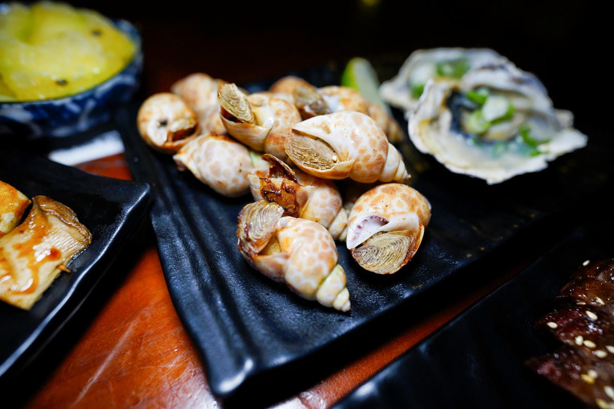 台北食記｜士林夜市美食推薦！起家莊雞老闆（士林店）當月壽星優惠消費滿$1800就送桶仔雞！