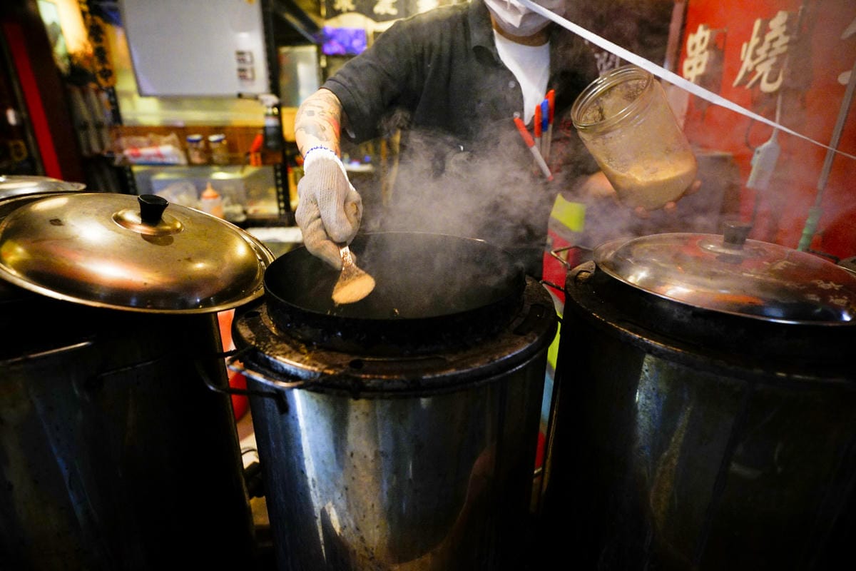 台北食記｜士林夜市美食推薦！起家莊雞老闆（士林店）當月壽星優惠消費滿$1800就送桶仔雞！