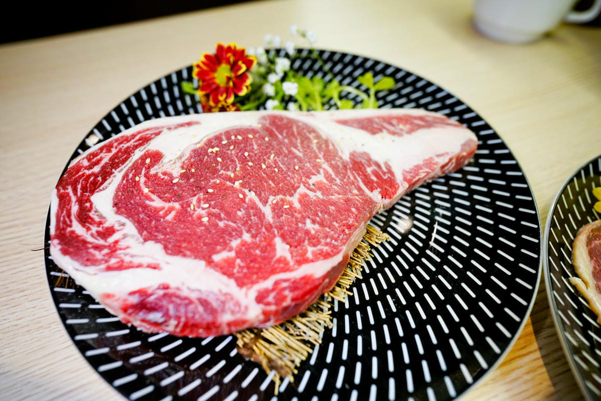 桃園食記｜桃園南崁燒肉吃到飽推薦！燒肉道 火鍋x燒肉和牛放題 589起軌道送餐燒肉吃到飽！