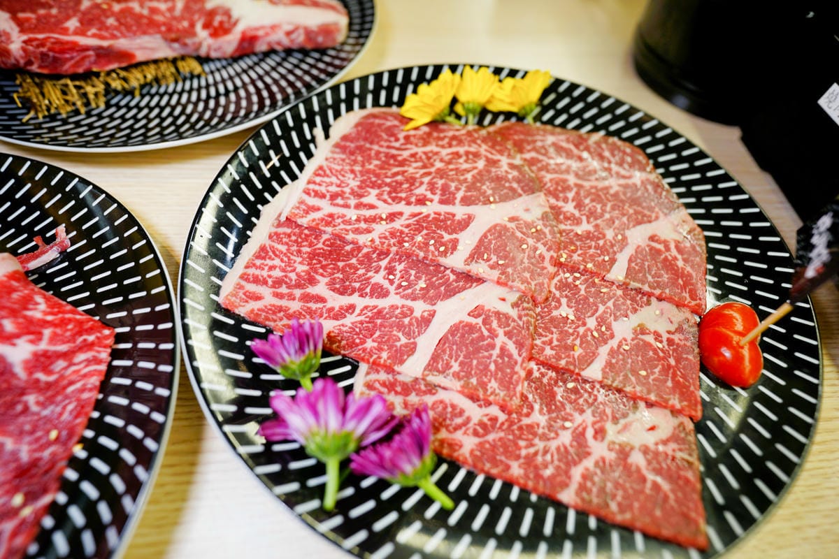 桃園食記｜桃園南崁燒肉吃到飽推薦！燒肉道 火鍋x燒肉和牛放題 589起軌道送餐燒肉吃到飽！