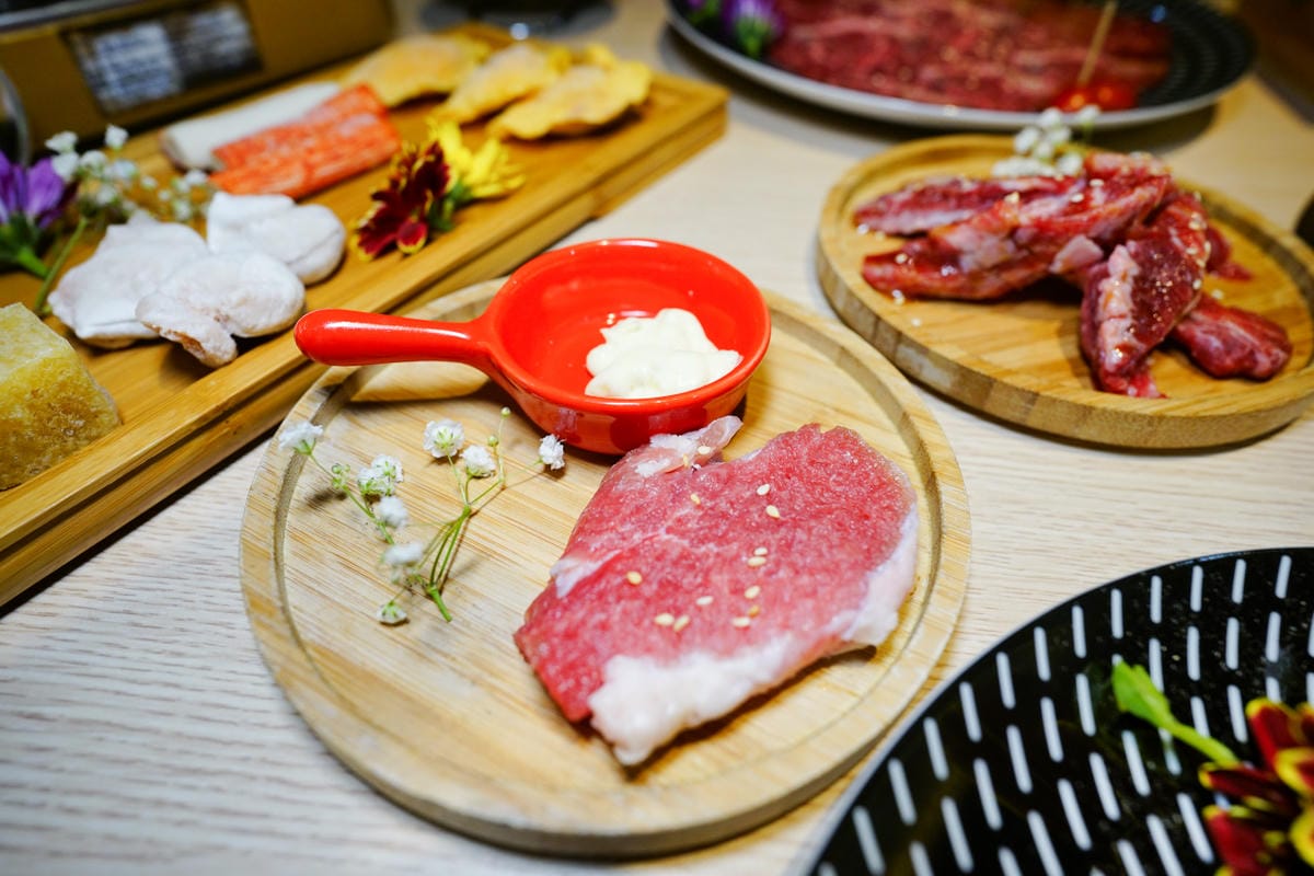 桃園食記｜桃園南崁燒肉吃到飽推薦！燒肉道 火鍋x燒肉和牛放題 589起軌道送餐燒肉吃到飽！