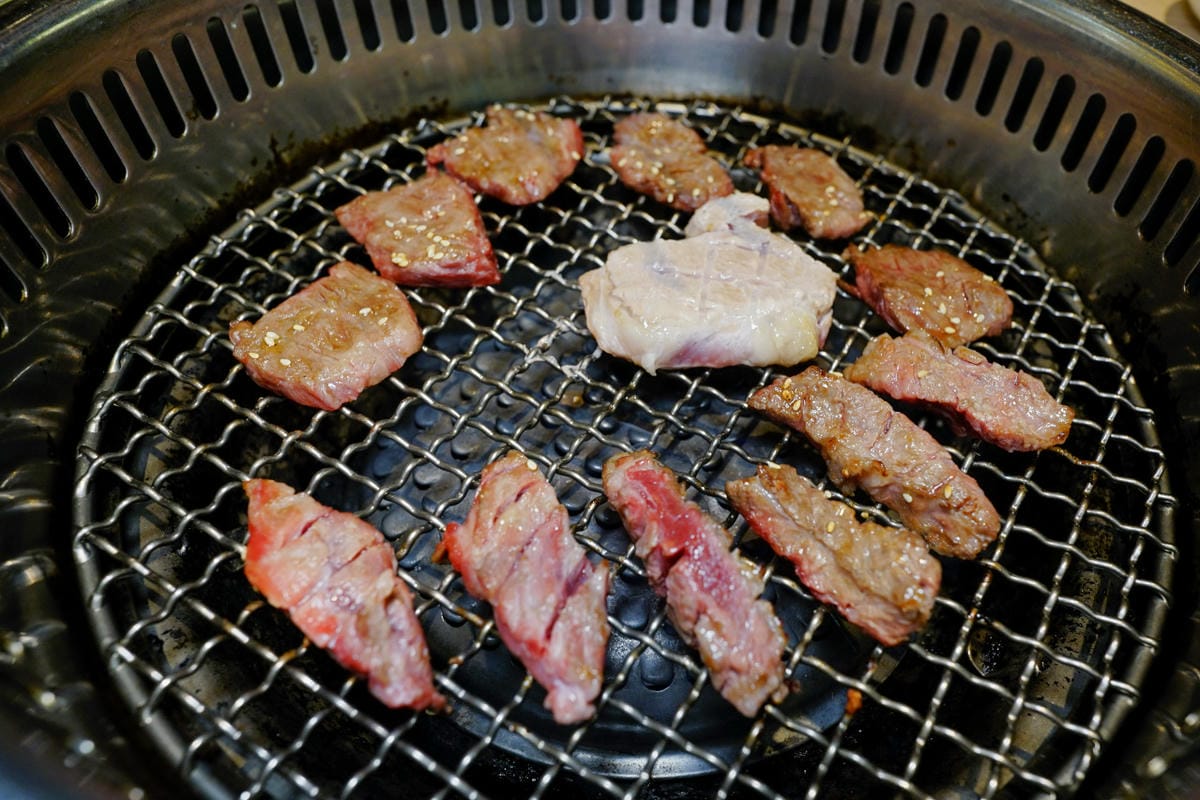 桃園食記｜桃園南崁燒肉吃到飽推薦！燒肉道 火鍋x燒肉和牛放題 589起軌道送餐燒肉吃到飽！