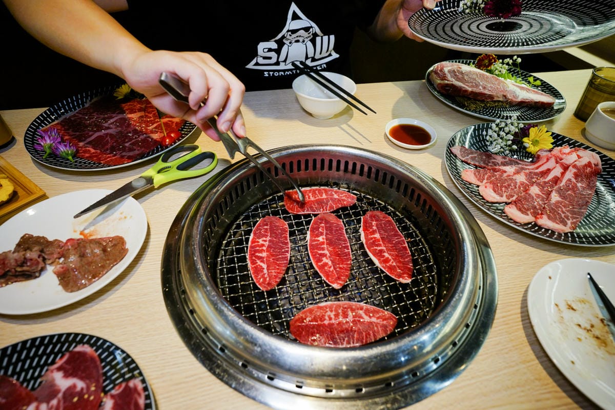 桃園食記｜桃園南崁燒肉吃到飽推薦！燒肉道 火鍋x燒肉和牛放題 589起軌道送餐燒肉吃到飽！