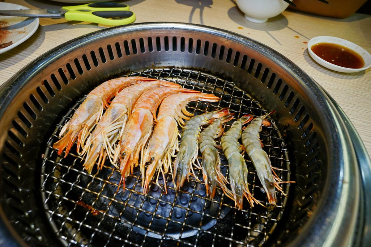 桃園食記｜桃園南崁燒肉吃到飽推薦！燒肉道 火鍋x燒肉和牛放題 589起軌道送餐燒肉吃到飽！