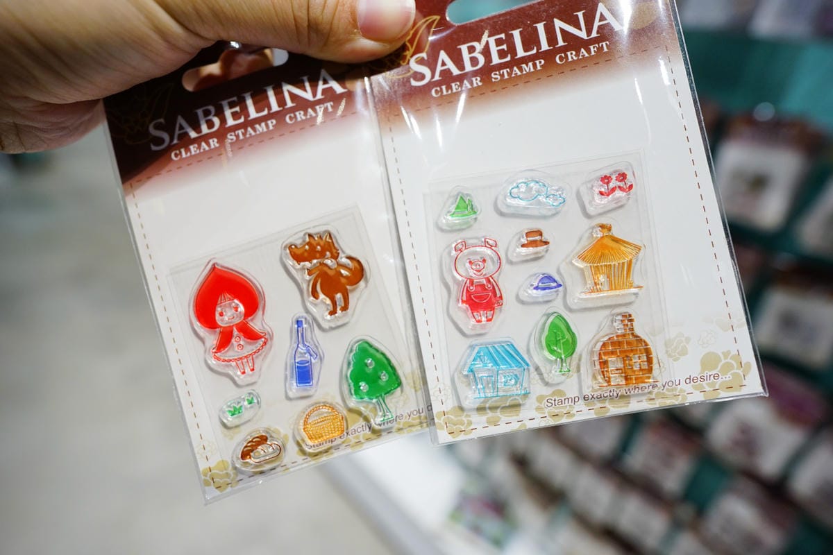 宜蘭景點｜宜蘭親子景點推薦！Sabelina莎貝莉娜精靈印畫學院 水晶印章印畫DIY體驗、角色扮演COSPLAY 宜蘭室內景點雨備推薦~