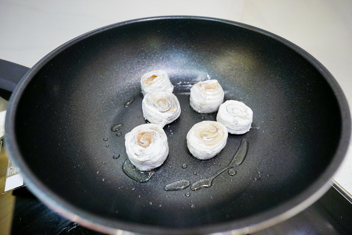 料理|溪和水產 急速冷凍海鮮食材宅配推薦!零失敗懶人海鮮料理-適合寶寶吃的無刺魚料理 去白帶魚魚卷、剝皮魚(去刺)、生小卷圈 - 第9張圖 料理|溪和水產 急速冷凍海鮮食材宅配推薦!零失敗懶人海鮮料理-適合寶寶吃的無刺魚料理 去白帶魚魚卷、剝皮魚(去刺)、生小卷圈