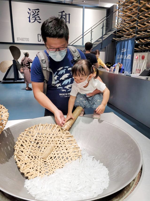 料理|溪和水產 急速冷凍海鮮食材宅配推薦!零失敗懶人海鮮料理-適合寶寶吃的無刺魚料理 去白帶魚魚卷、剝皮魚(去刺)、生小卷圈 - 第2張圖 料理|溪和水產 急速冷凍海鮮食材宅配推薦!零失敗懶人海鮮料理-適合寶寶吃的無刺魚料理 去白帶魚魚卷、剝皮魚(去刺)、生小卷圈