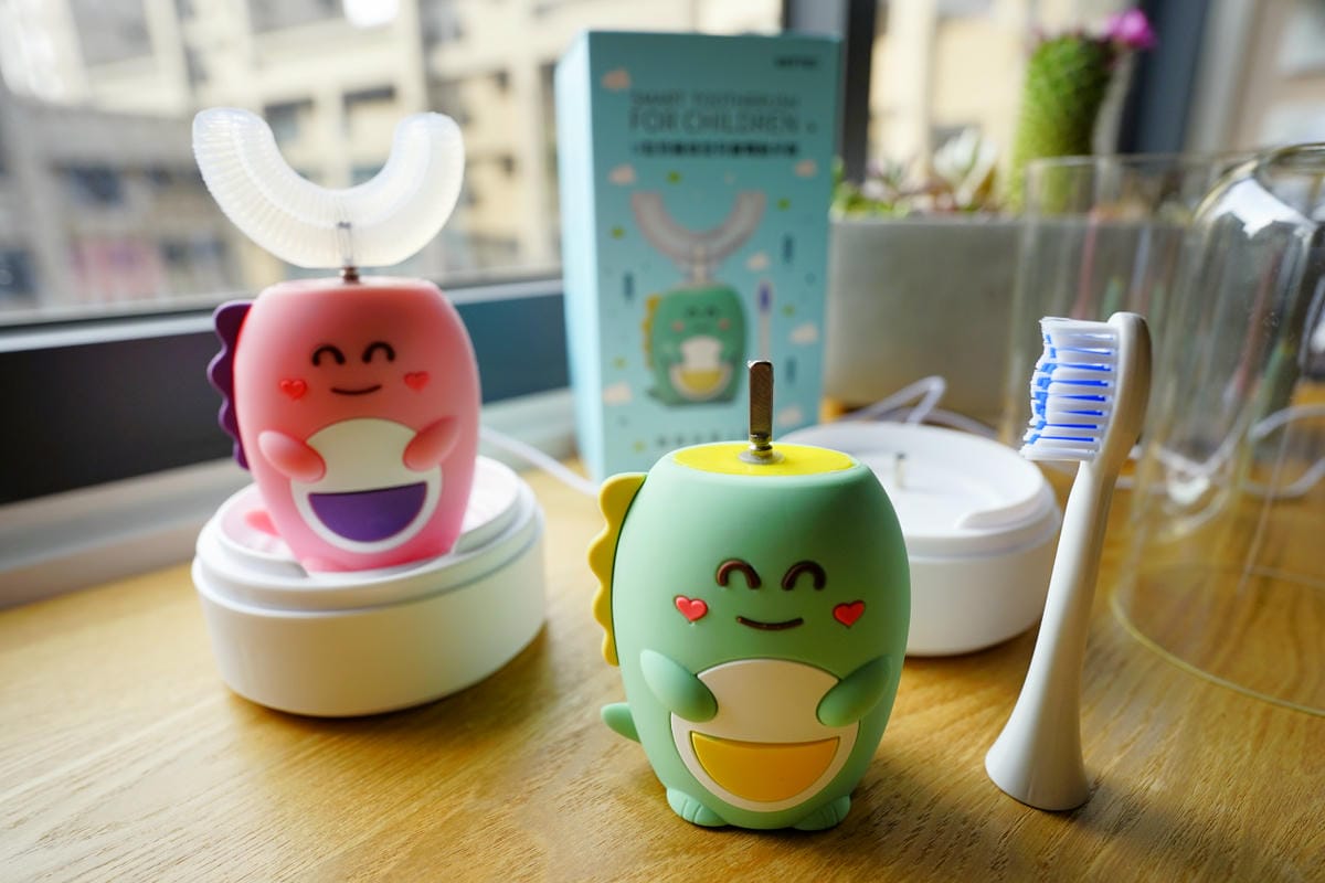 親子育兒｜NETTEC U型恐龍造型兒童電動牙刷 讓孩子愛上刷牙的法寶，育兒好物推薦！