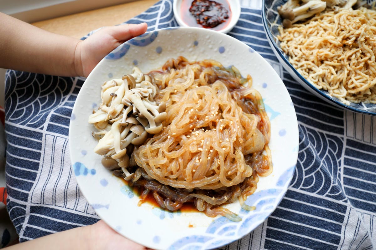 料理|夏日輕食低卡料理素食蒟蒻麵 蔬味平生 雙醬纖拌麵 常溫保存、懶人減醣料理推薦! - 第8張圖 料理|夏日輕食低卡料理素食蒟蒻麵 蔬味平生 雙醬纖拌麵 常溫保存、懶人減醣料理推薦!