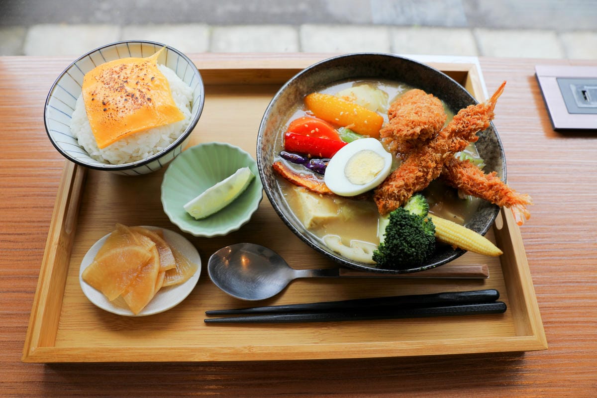 桃園食記｜中壢咖哩推薦！仁之初 北海道湯咖哩專賣（內壢店） 內壢美食、超好拍網美咖哩店！