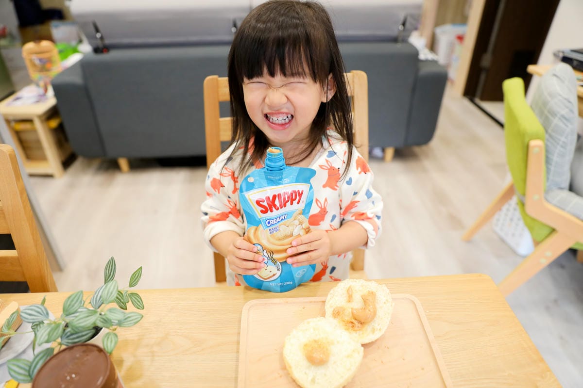 料理|最美味的早餐吐司抹醬推薦!吉比花生醬 與孩子同樂的擠壓瓶設計:) - 第8張圖 料理|最美味的早餐吐司抹醬推薦!吉比花生醬 與孩子同樂的擠壓瓶設計:)