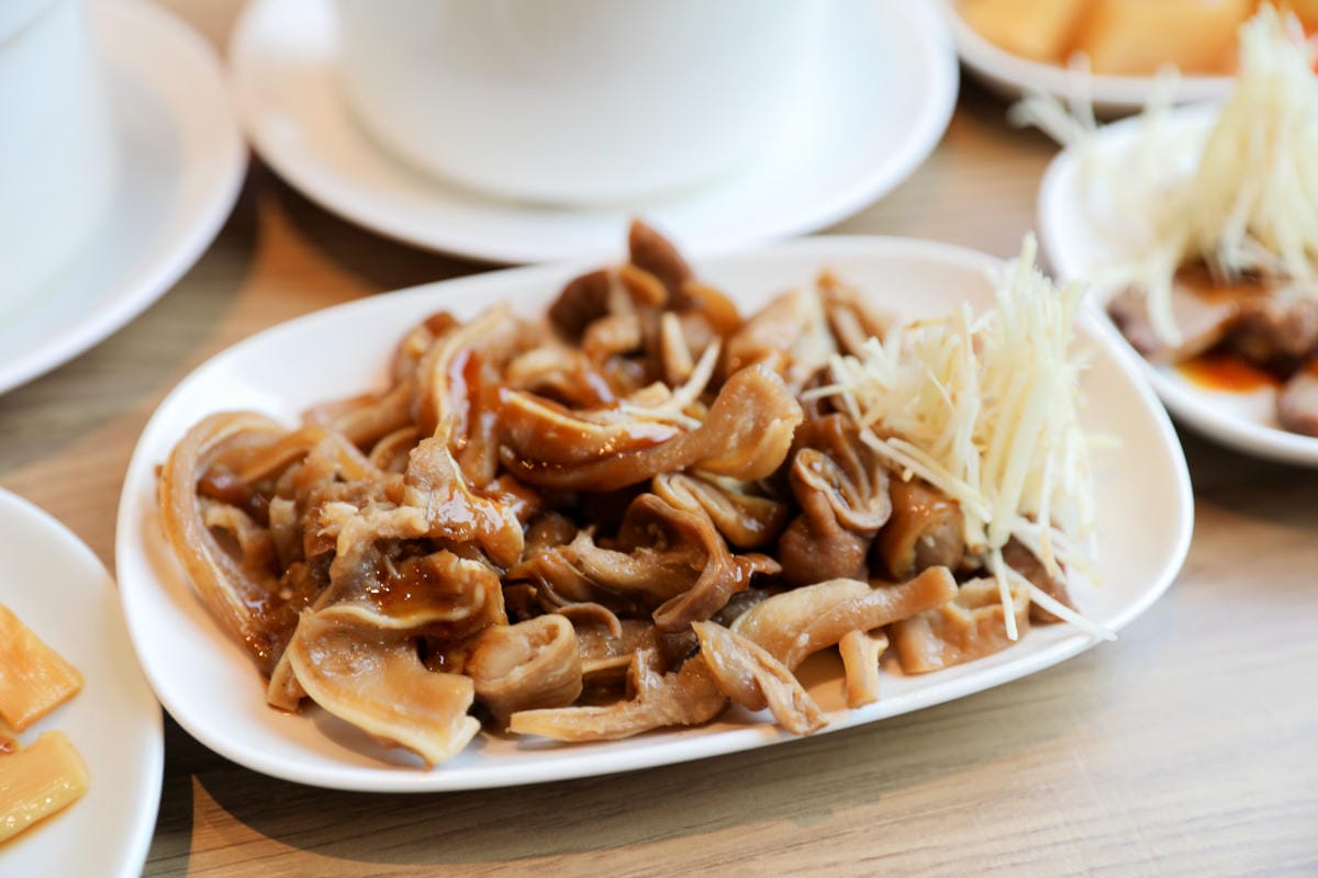 台北食記｜台北雞湯推薦！雙月食品社（森林公園店） 台北米其林必比登推薦！大安森林公園旁美食首選！