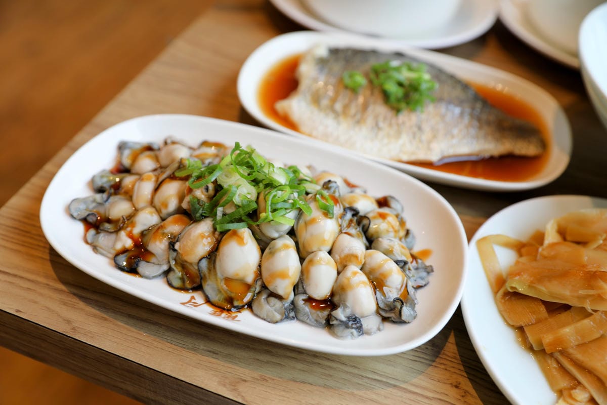台北食記｜台北雞湯推薦！雙月食品社（森林公園店） 台北米其林必比登推薦！大安森林公園旁美食首選！