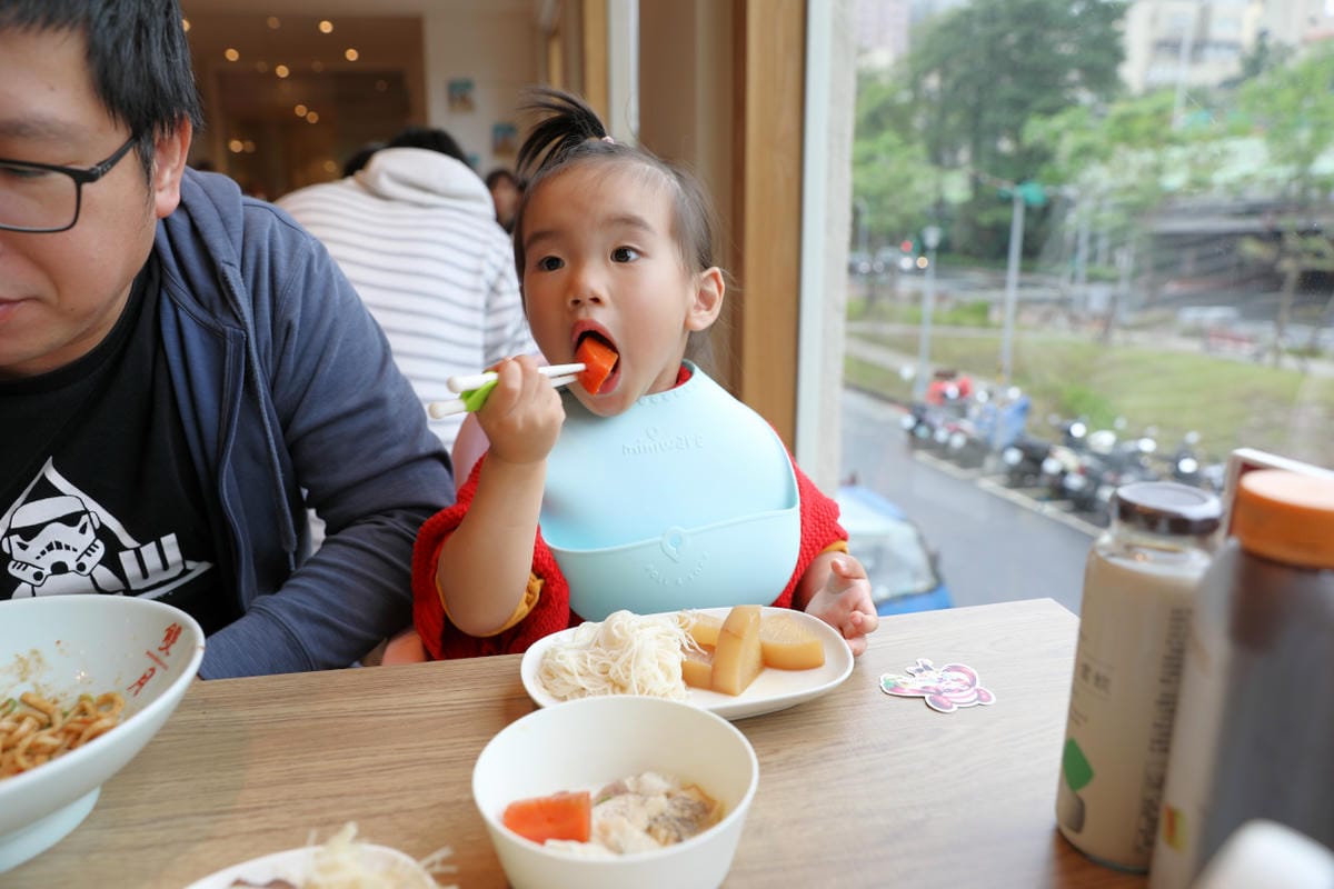 台北食記｜台北雞湯推薦！雙月食品社（森林公園店） 台北米其林必比登推薦！大安森林公園旁美食首選！