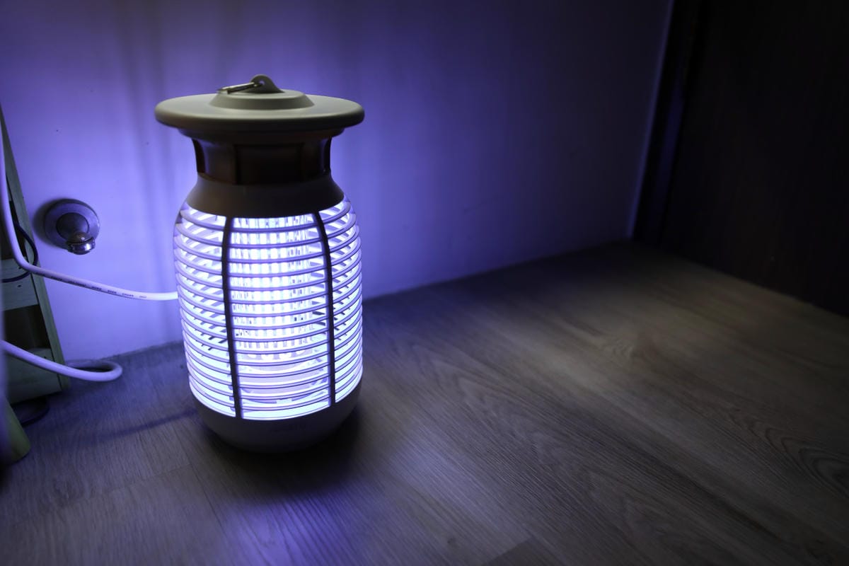 家電開箱｜保護孩子，夏日殲滅蚊子大作戰！RASTO AZ5捕蚊燈、AZ6捕蚊拍