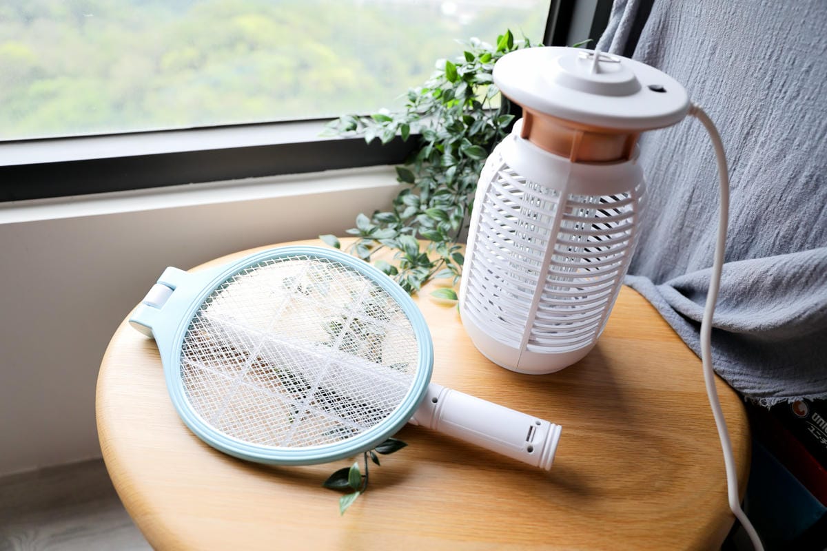 家電開箱｜保護孩子，夏日殲滅蚊子大作戰！RASTO AZ5捕蚊燈、AZ6捕蚊拍