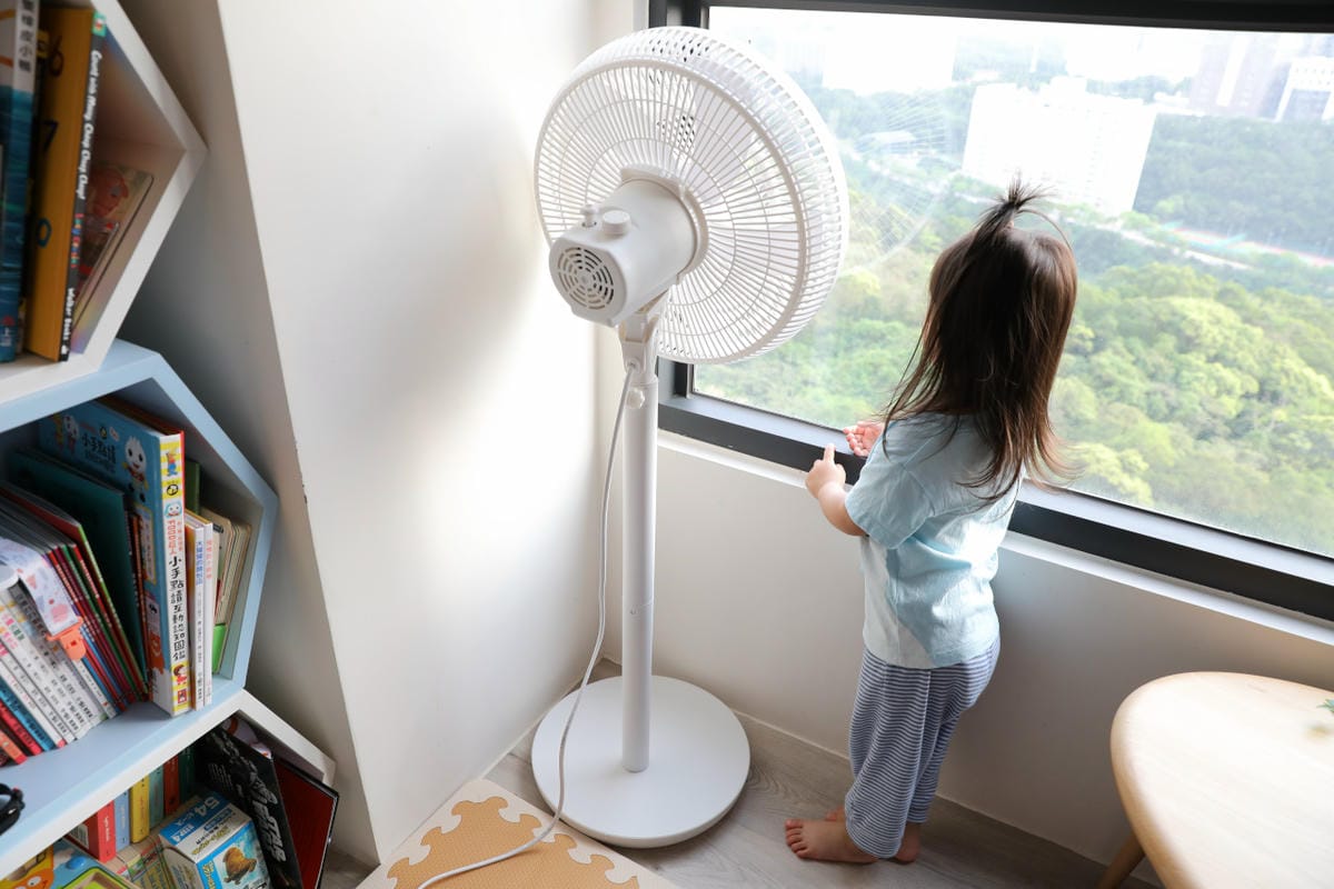 家電開箱|RASTO AF6 14吋雙風道循環立扇 夏日消暑冷氣房必備電風扇! - 第10張圖 家電開箱|RASTO AF6 14吋雙風道循環立扇 夏日消暑冷氣房必備電風扇!