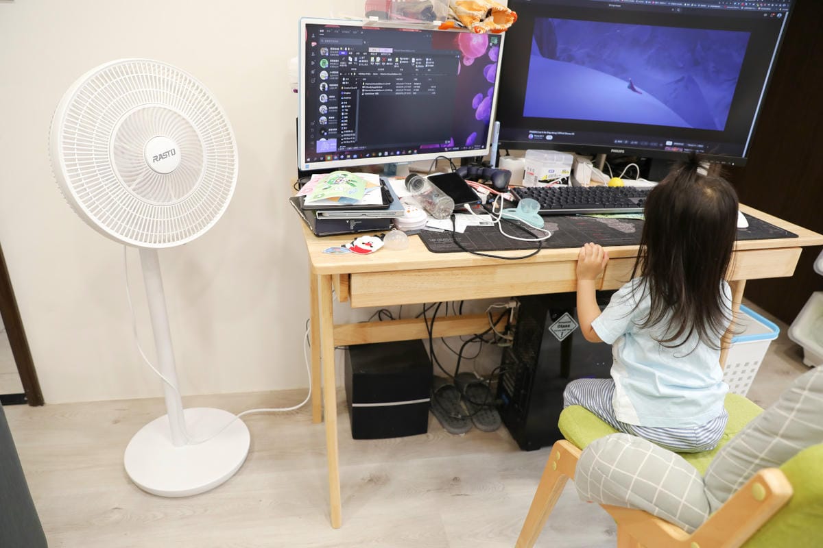 家電開箱|RASTO AF6 14吋雙風道循環立扇 夏日消暑冷氣房必備電風扇! - 第11張圖 家電開箱|RASTO AF6 14吋雙風道循環立扇 夏日消暑冷氣房必備電風扇!