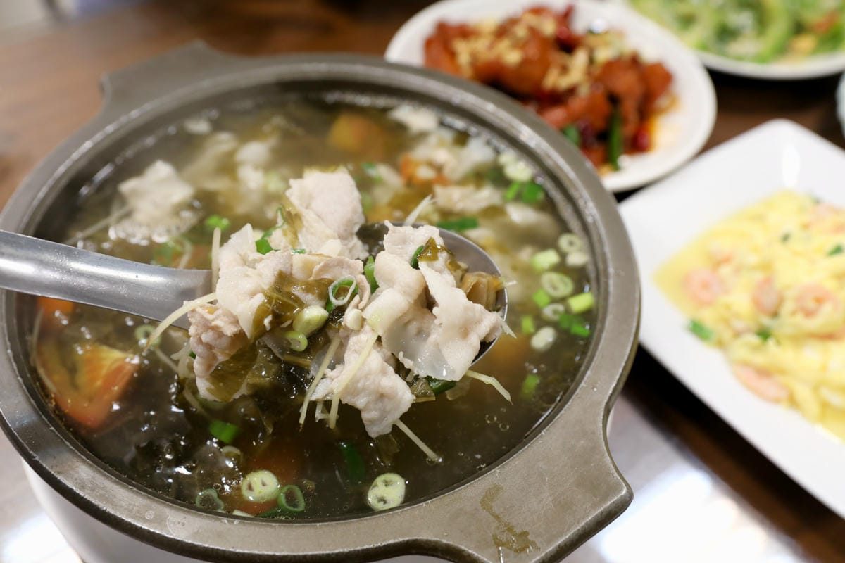 桃園食記｜桃園平價快炒海鮮！三街海鮮屋 熱炒海鮮店喝酒聚餐推薦！