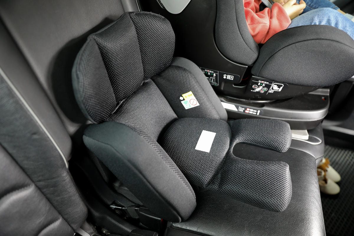親子育兒｜ISOFIX成長型汽座推薦！新手爸媽必敗，百年賽車級嬰兒汽座，Recaro Salia 125兒童安全座椅，0到7歲一台就夠！